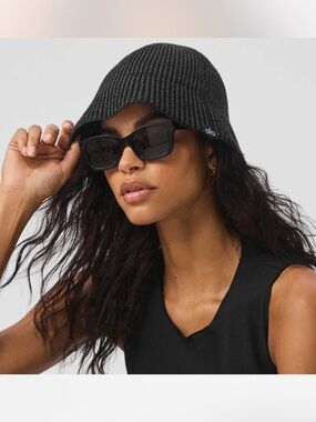 Alo Yoga Denim Knit Cloche Hat